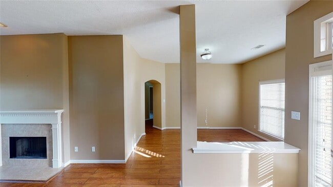 Building Photo - 615 Castle Brook Dr