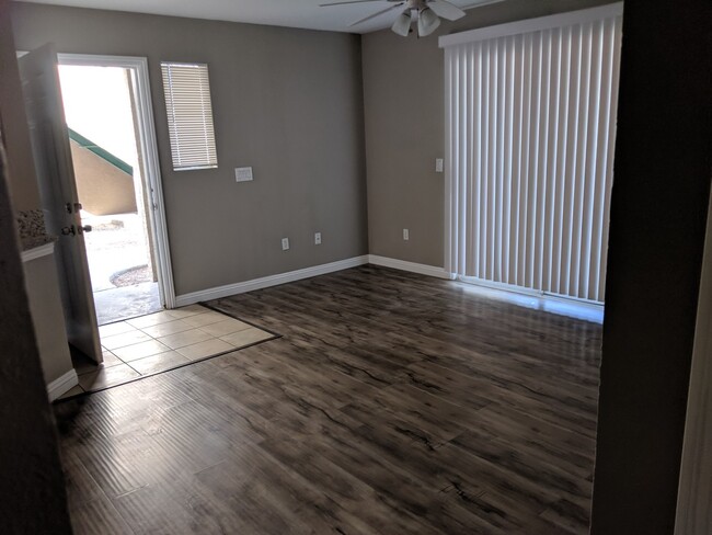 Building Photo - 2 BED 2 BATH FIRST FLOOR CONDO!!