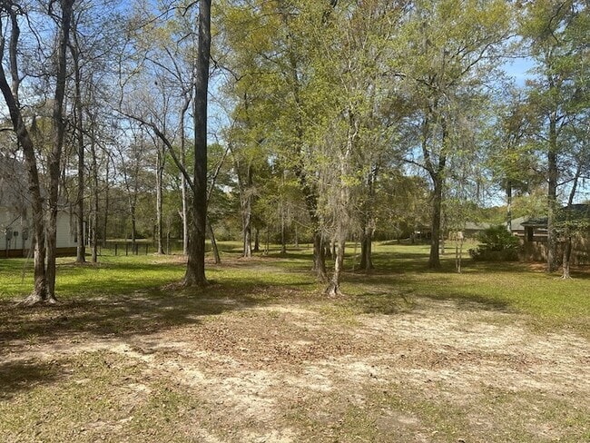 Building Photo - 116 Saxton Pl