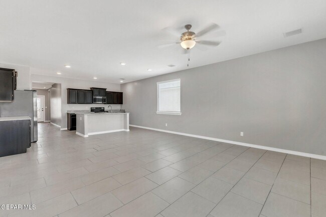 Building Photo - 1644 Folkstone St