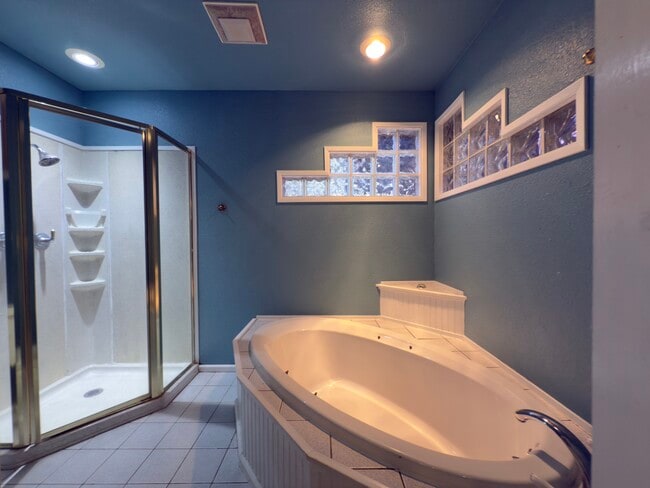 Building Photo - 31551 Wagon Wheel Dr