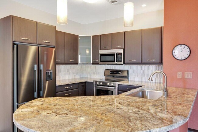 Building Photo - 73416 Irontree Dr