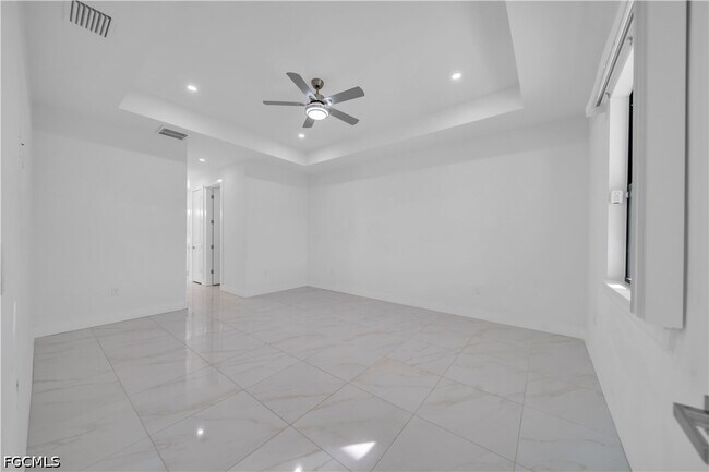 Building Photo - 24 Chiquita Blvd S