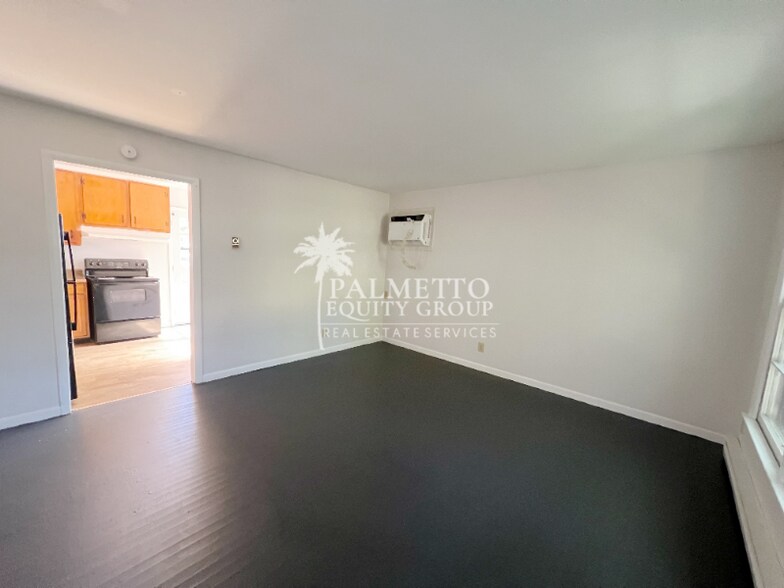 Building Photo - 2217 E Gate City Blvd