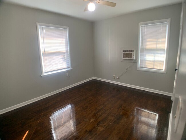 Building Photo - Three Bed NE OKC