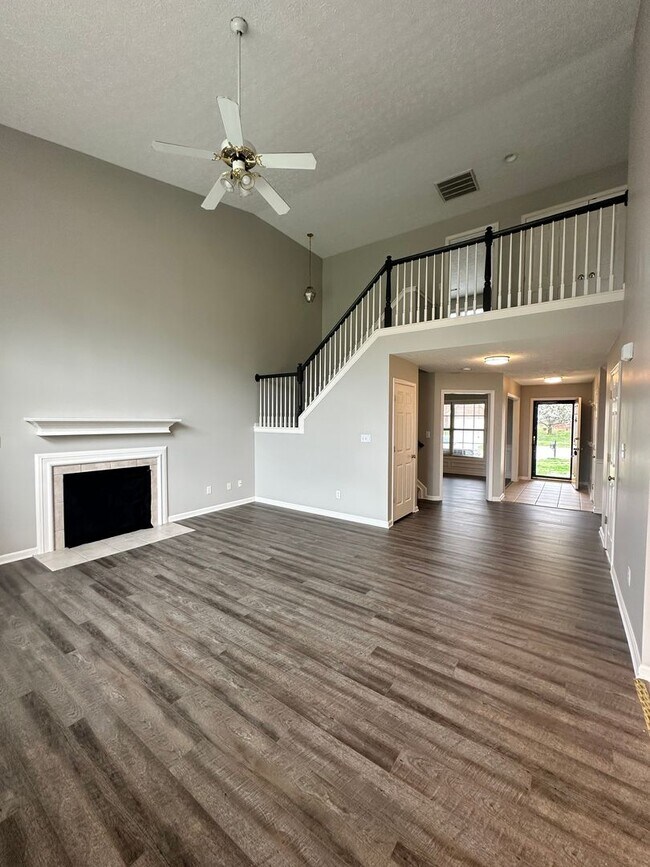 Building Photo - 9215 Eminence Ct