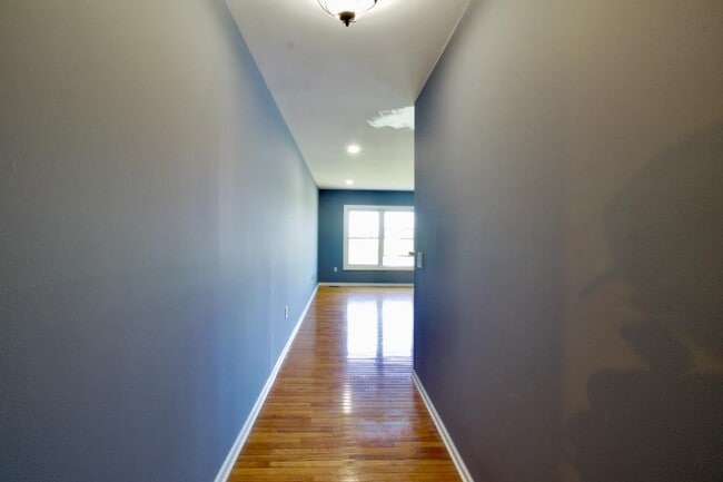 Building Photo - 340 The Promenade