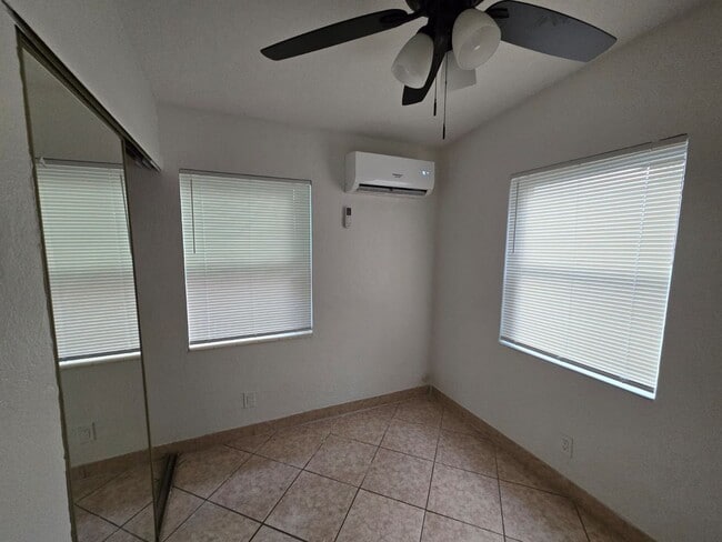 Building Photo - Charming corner lot home in Palm Beach County - 2 Bedroom 1 Bathroom