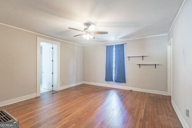 Building Photo - 356 Jackson St