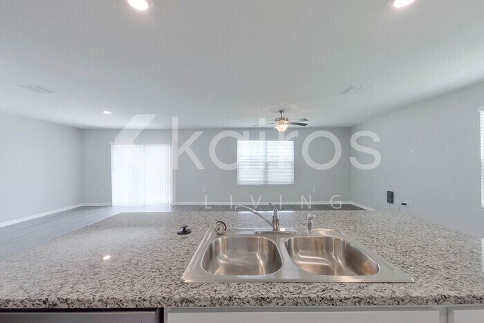 Building Photo - 8675 SW 43rd Ter