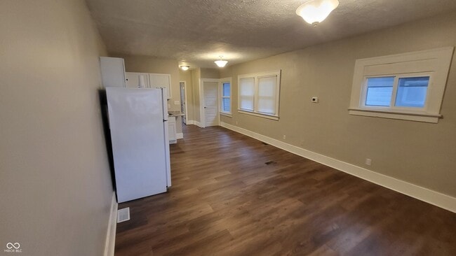 Building Photo - 3609 E Vermont St