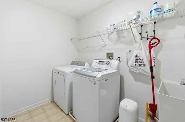 Building Photo - 5 Indian Field Dr