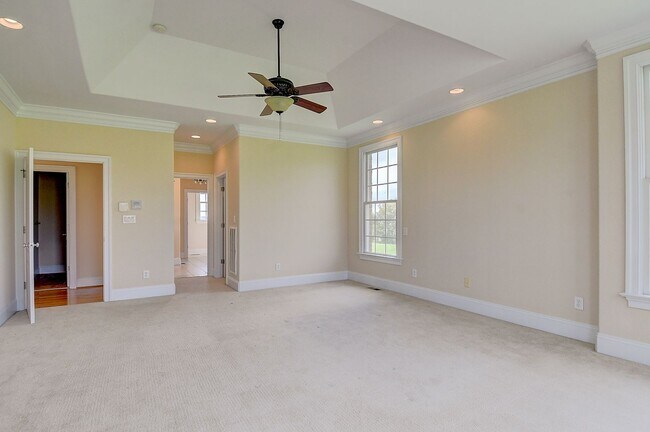 Building Photo - BEAUTIFUL HOME FOR RENT SOUTH CHESAPEAKE!