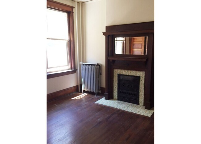 Building Photo - Jefferson 3227