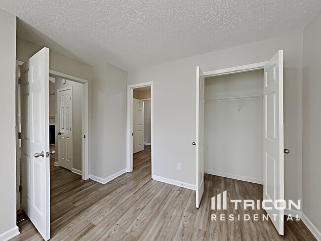 Building Photo - 356 Cedarcroft Dr