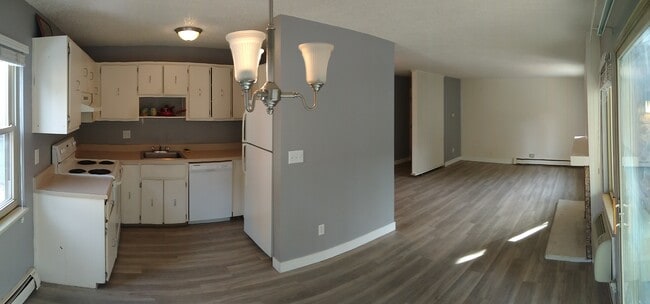 Dining to living room - 3315 Chisholm Trail
