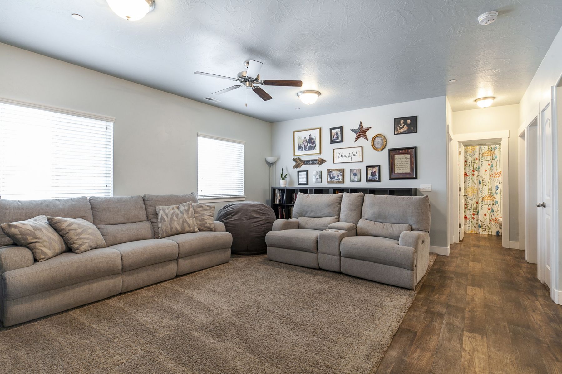 Building Photo - 1881 N Crest Rd