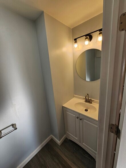 Building Photo - 1230 Smyth Rd