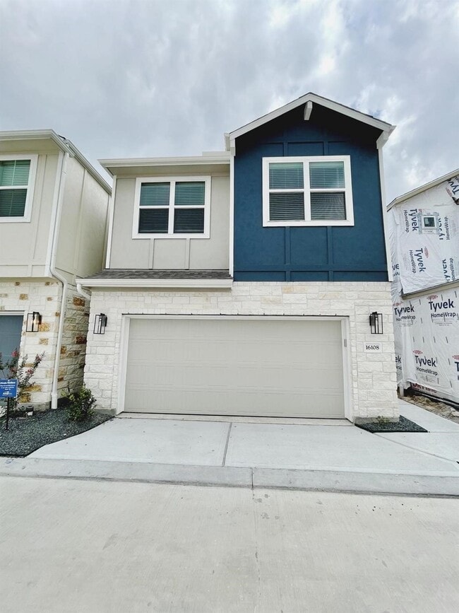 Building Photo - 16108 Oregon Oak Dr