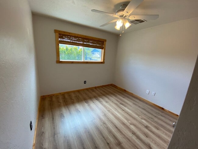 Building Photo - Beautiful Flagstaff Rental