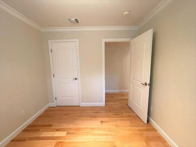 Building Photo - Concord! Beautiful fully remodeled 3 bedro...