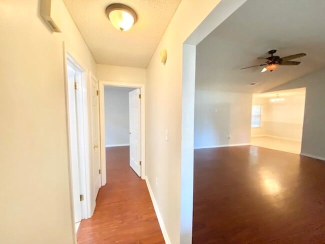 Building Photo - 164 Wright Cir