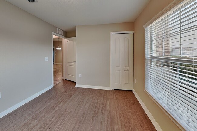 Building Photo - 8263 N Campbell Rd