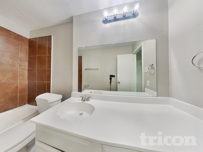 Building Photo - 16307 Bird Dog Ct