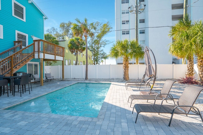 Building Photo - 113 4th Ave