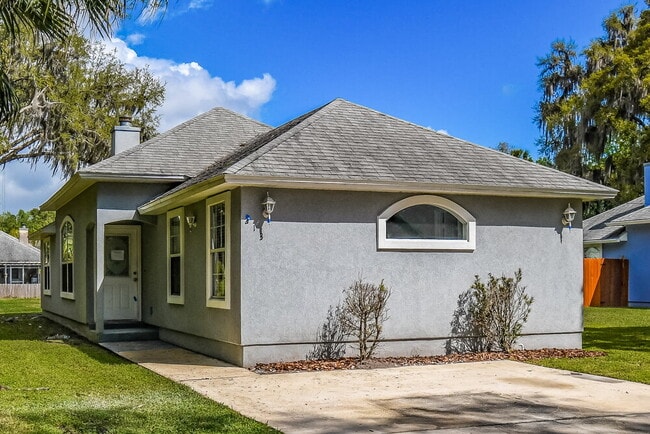 Building Photo - 213 Park Ave