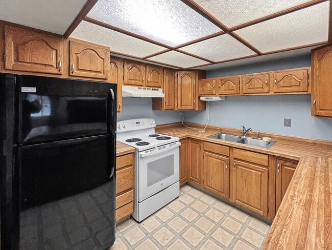 Building Photo - 355 Donna Dr