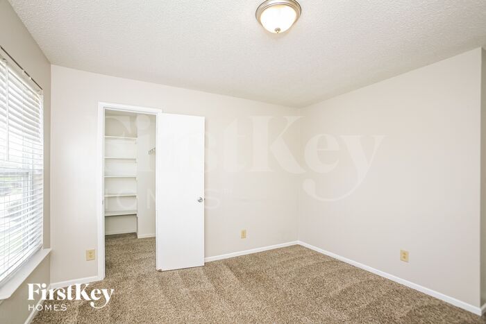 Building Photo - 10305 Kings Gap Way