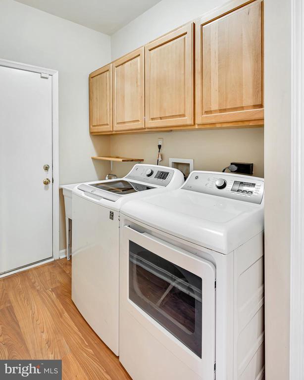 Building Photo - 21102 Raintree Ct