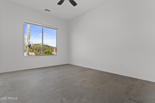 Building Photo - 2617 W Desert Hills Dr