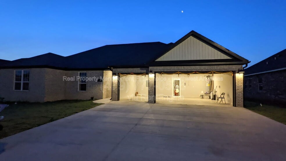 Building Photo - 431 Linda Ln