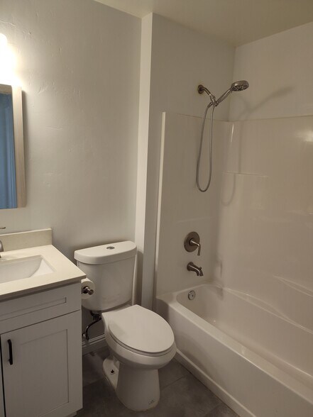 Building Photo - 13343 Rancho Penasquitos Blvd