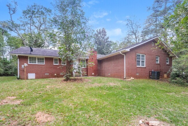 Building Photo - 2599 GA-85