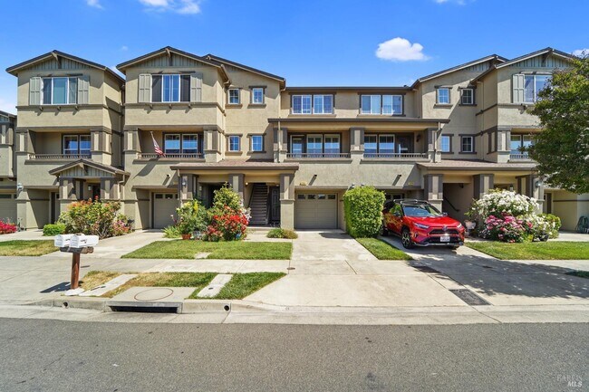 Building Photo - 2931 Edgewater Dr