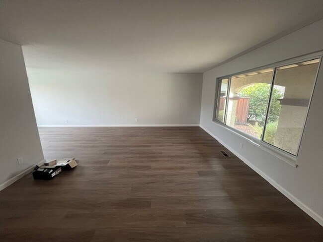 Building Photo - Pleasanton Home for Rent