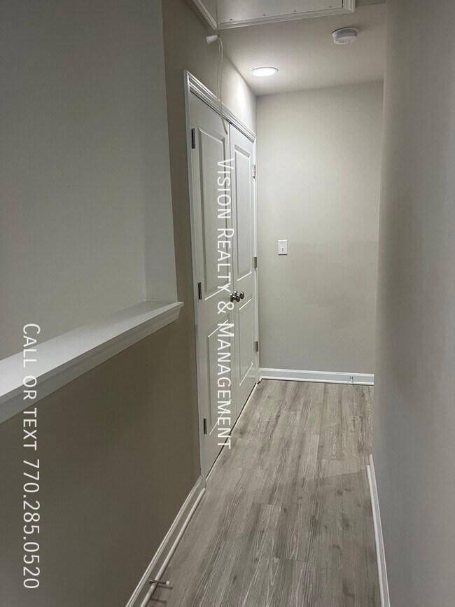 Building Photo - 8336 Triple Crown Dr