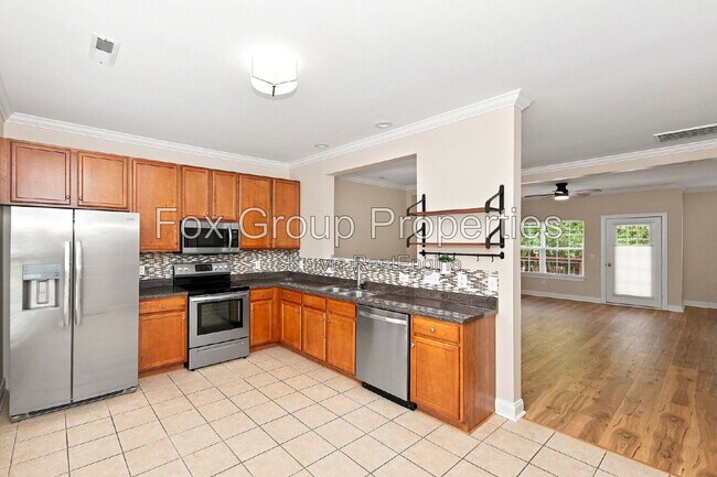 Building Photo - 153 Forest Ridge Rd