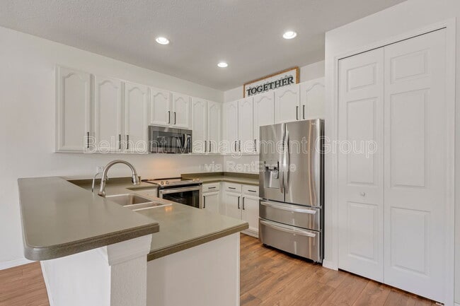 Building Photo - 3912 Heirloom Rose Pl