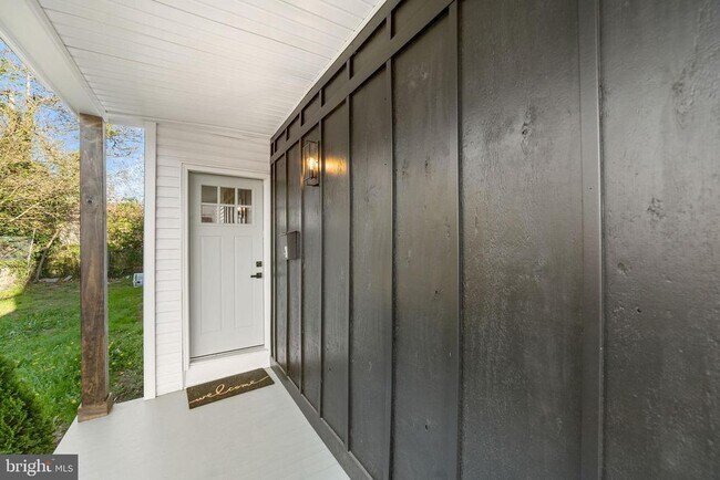 Building Photo - 4 Walnut St