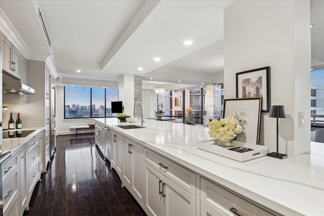 Building Photo - 15 Greenway Plz