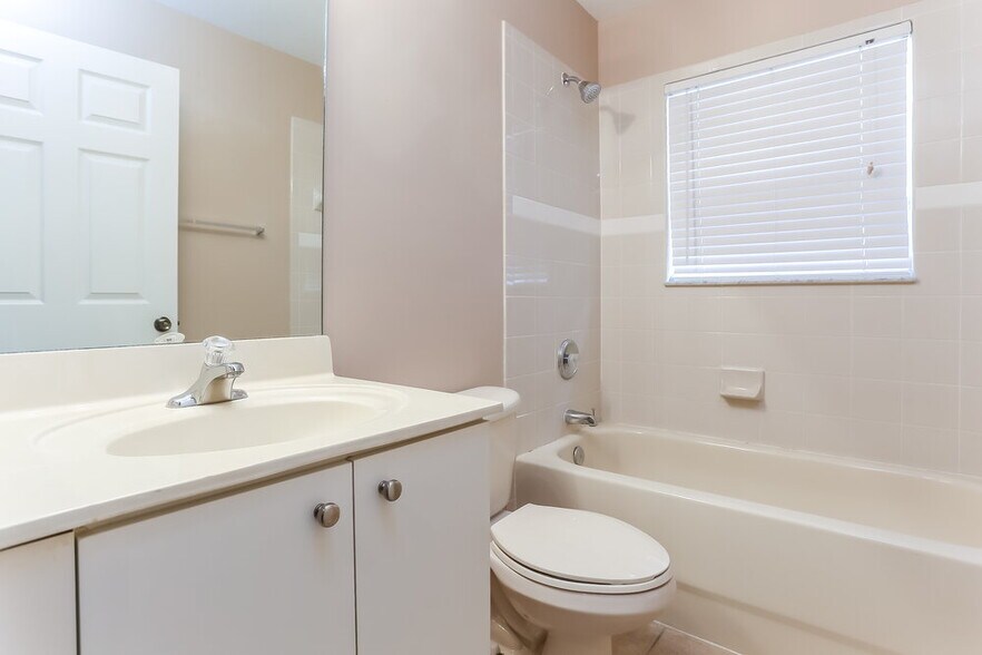 Building Photo - 1538 SE 20th Pl