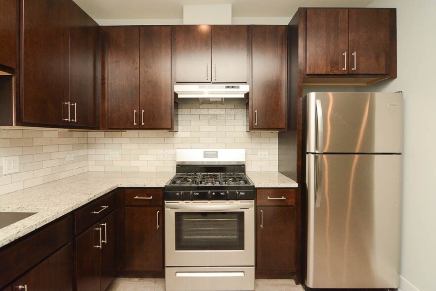 Building Photo - 1152 Maple Ave