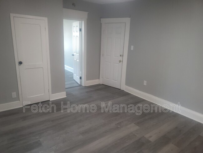 Building Photo - 264 W Cottage Pl