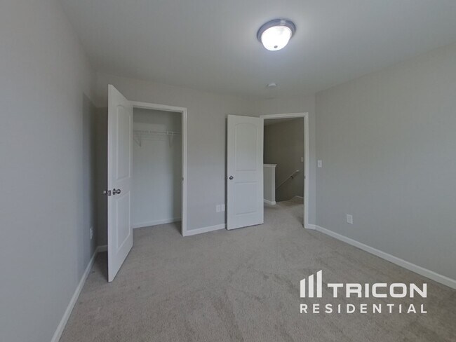 Building Photo - 6613 Pennacook Dr