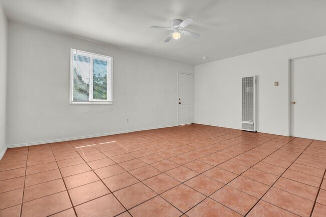 Building Photo - 1166 E 43rd Pl