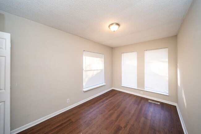 Building Photo - Charming Renovated 3-Bedroom Home in Dora!